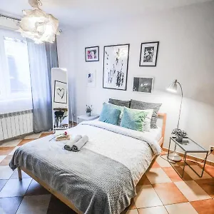 Lion - Your Own In Cracow Apartment